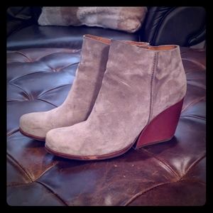 Kork-Ease sueded leather booties women's size 9m